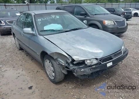 1996 Honda Accord Lx/Ex from USA, damaged, VIN 1HGCD5632TA246855